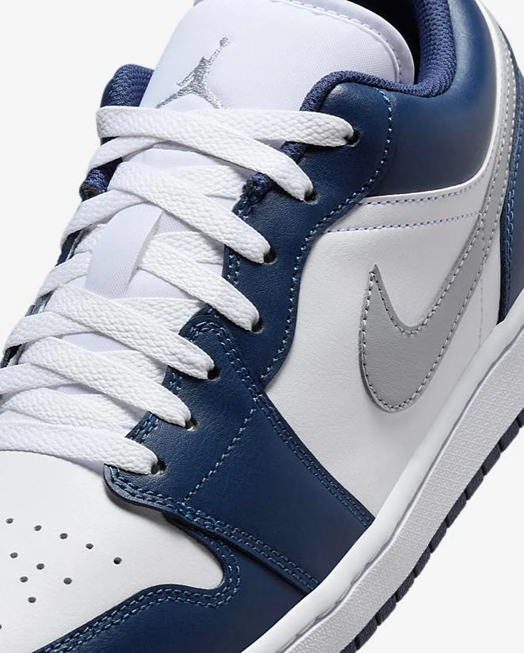 Air Jordan 1 Low Midnight Navy Wolf Sale