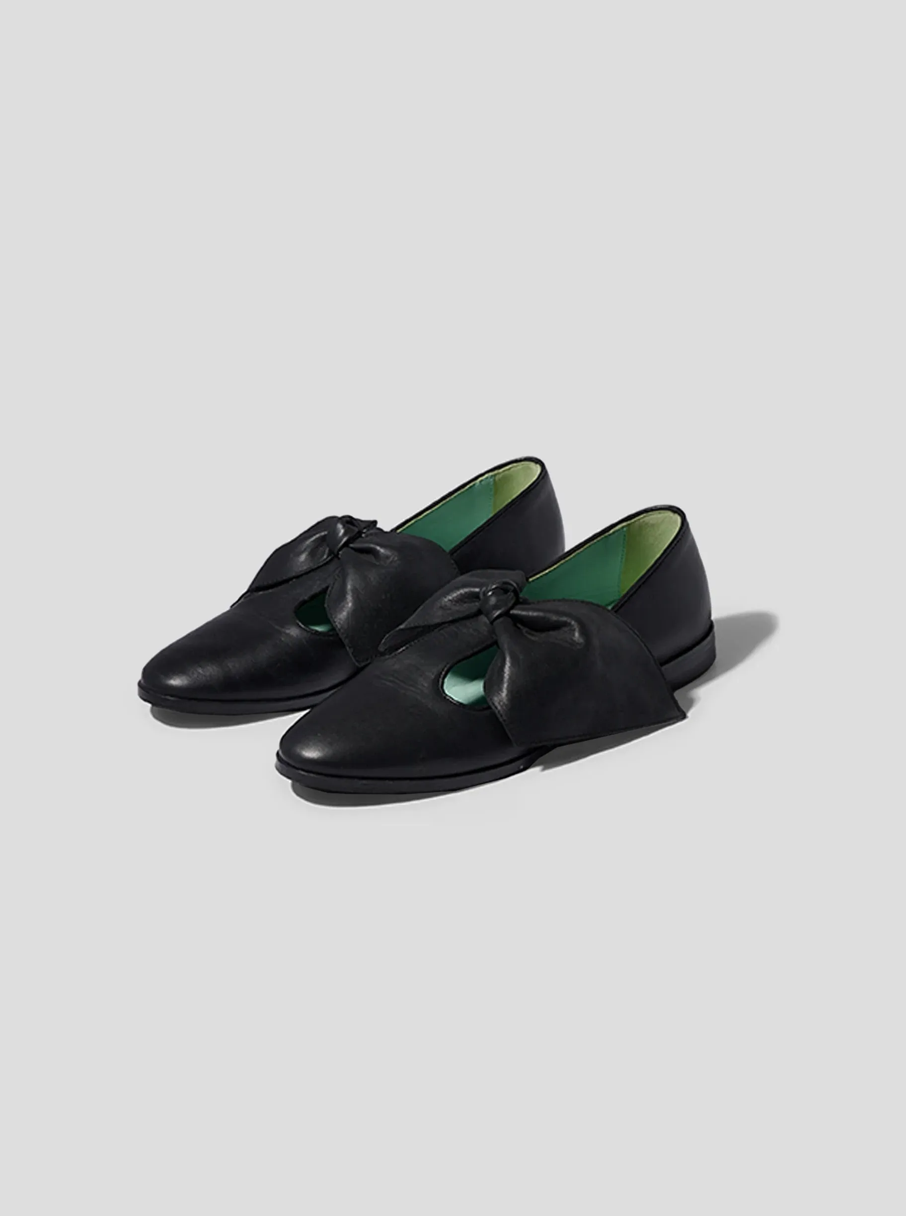 BB Ballerina Shoes in Black Leather