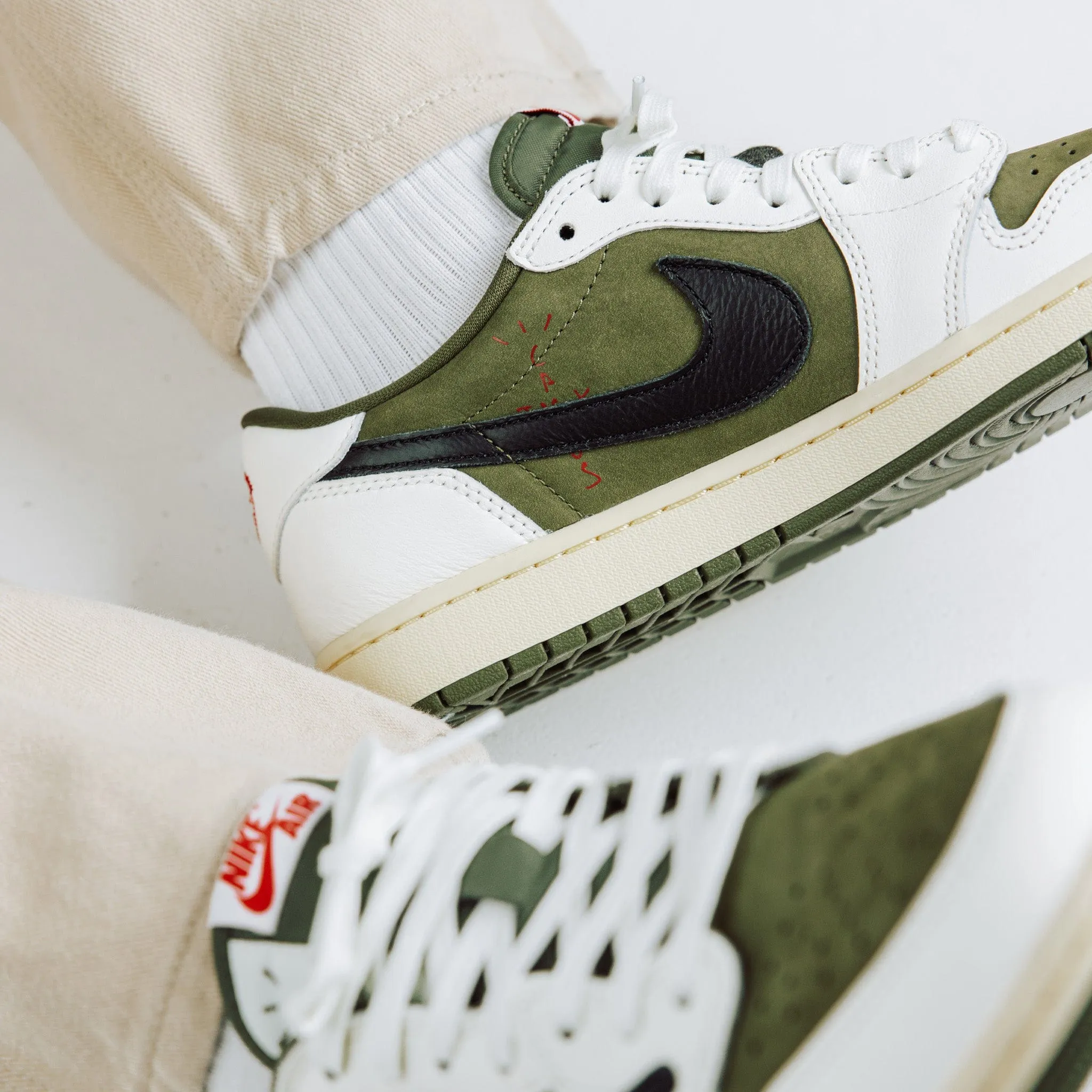 Jordan 1 Low Retro OG Travis Scott Medium Olive