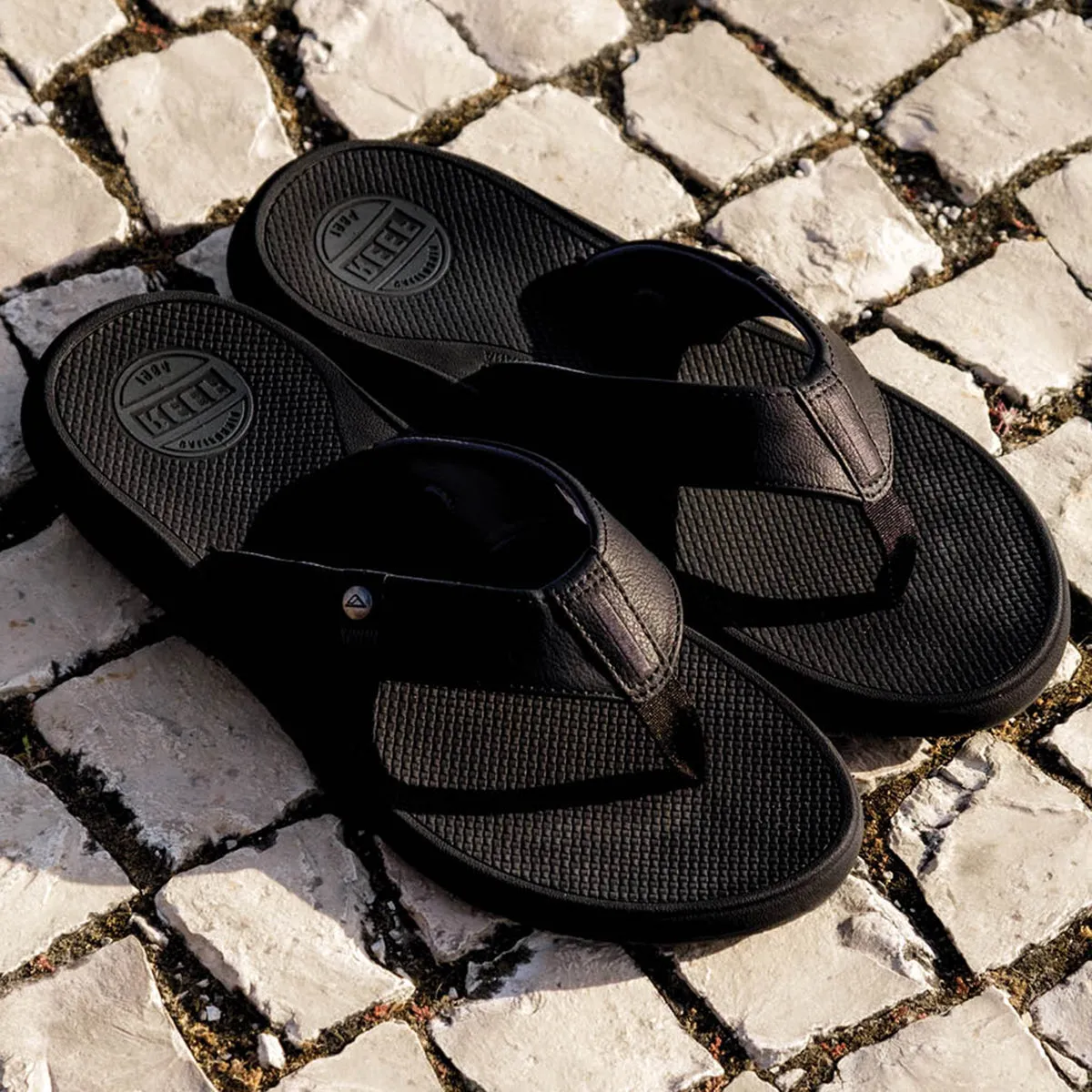 REEF Phantom Nias Sandals