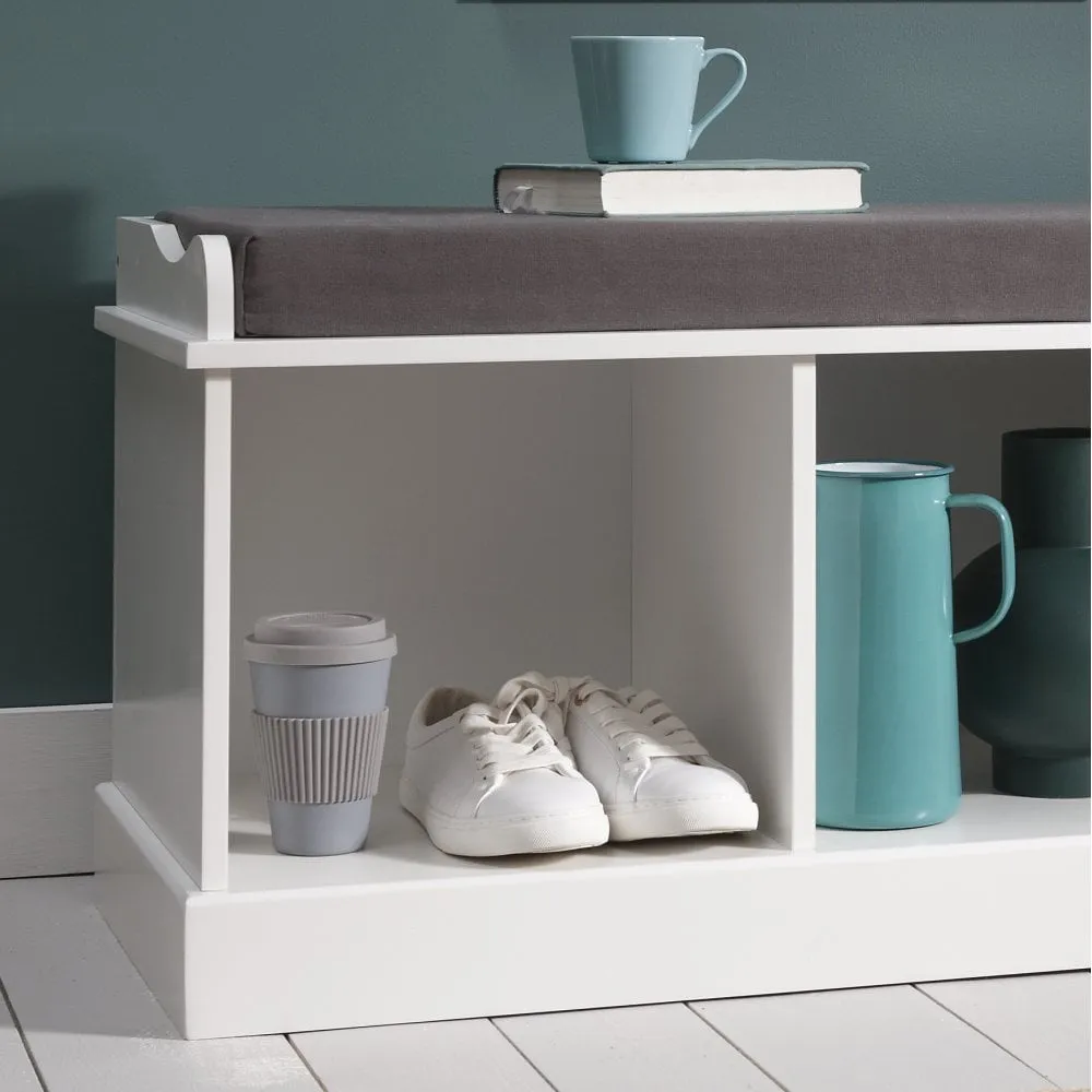 Stockholm Storage Bench with 2 Brown Baskets in Classic White